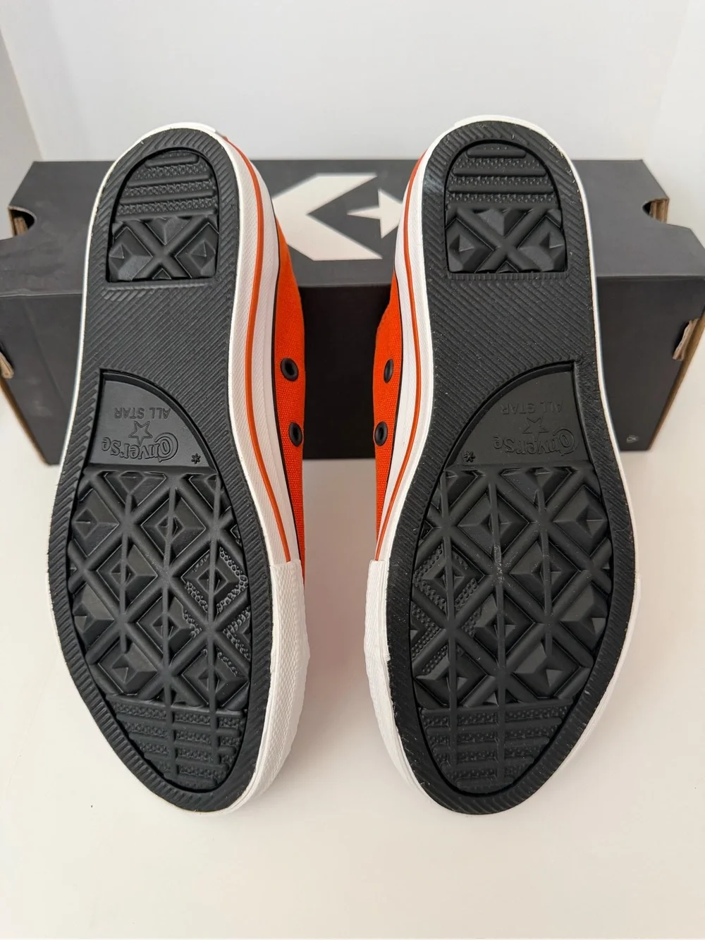 NWT Converse Kids Size 2 Low Top Canvas Sneakers Orange with White Trim